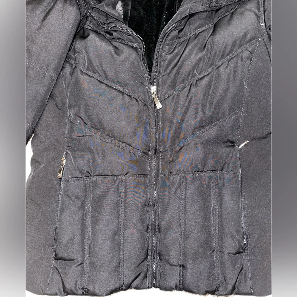 Women’s Winter Coat - Picture 3 of 9